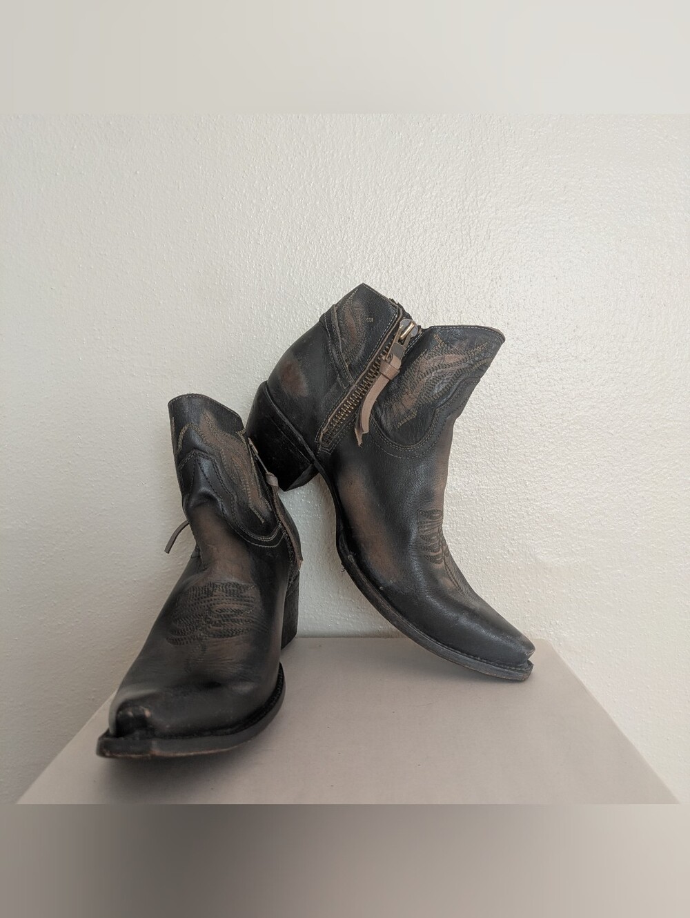 NWOB Freebird Wolfie Boots in Black - Picture 4 of 11